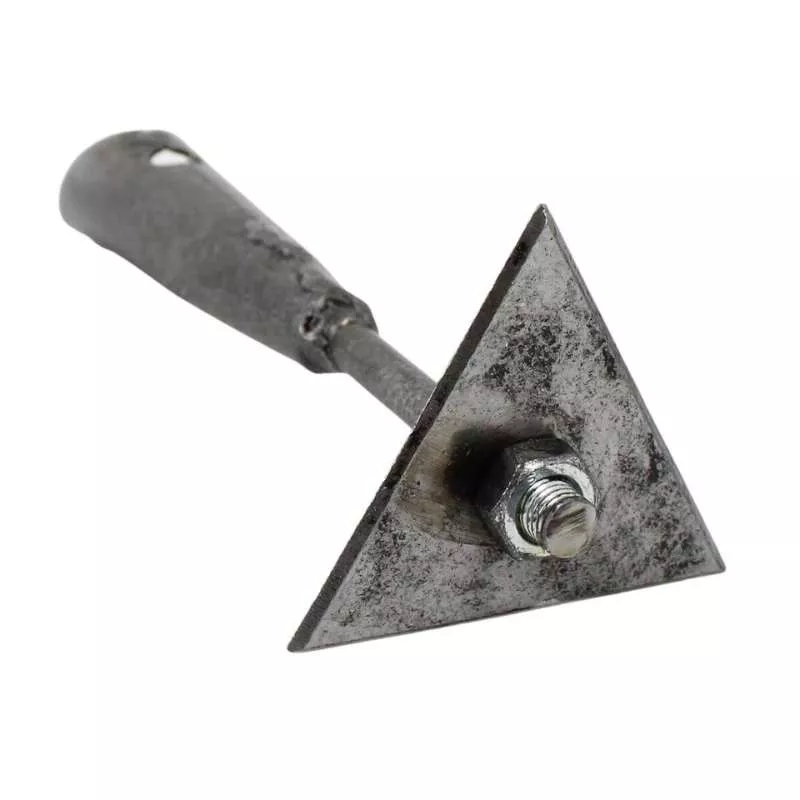 Kleiner Dreikantschaber aus Metall