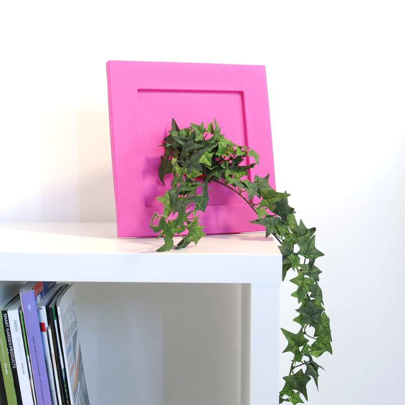 Quadratischer Pflanztopf Living Flower aus Kunststoff für die Wand